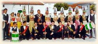 Mayordoma 2002 y tamborileros